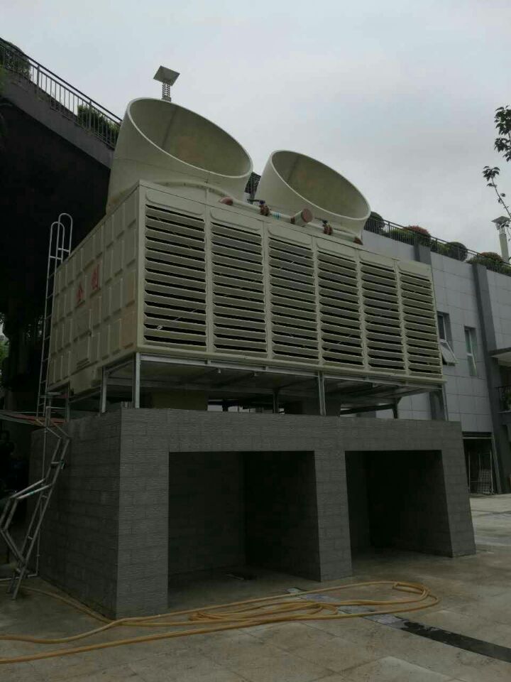 重慶市忠縣職業(yè)教育中心金創(chuàng  )方型橫流式低噪音型冷卻塔